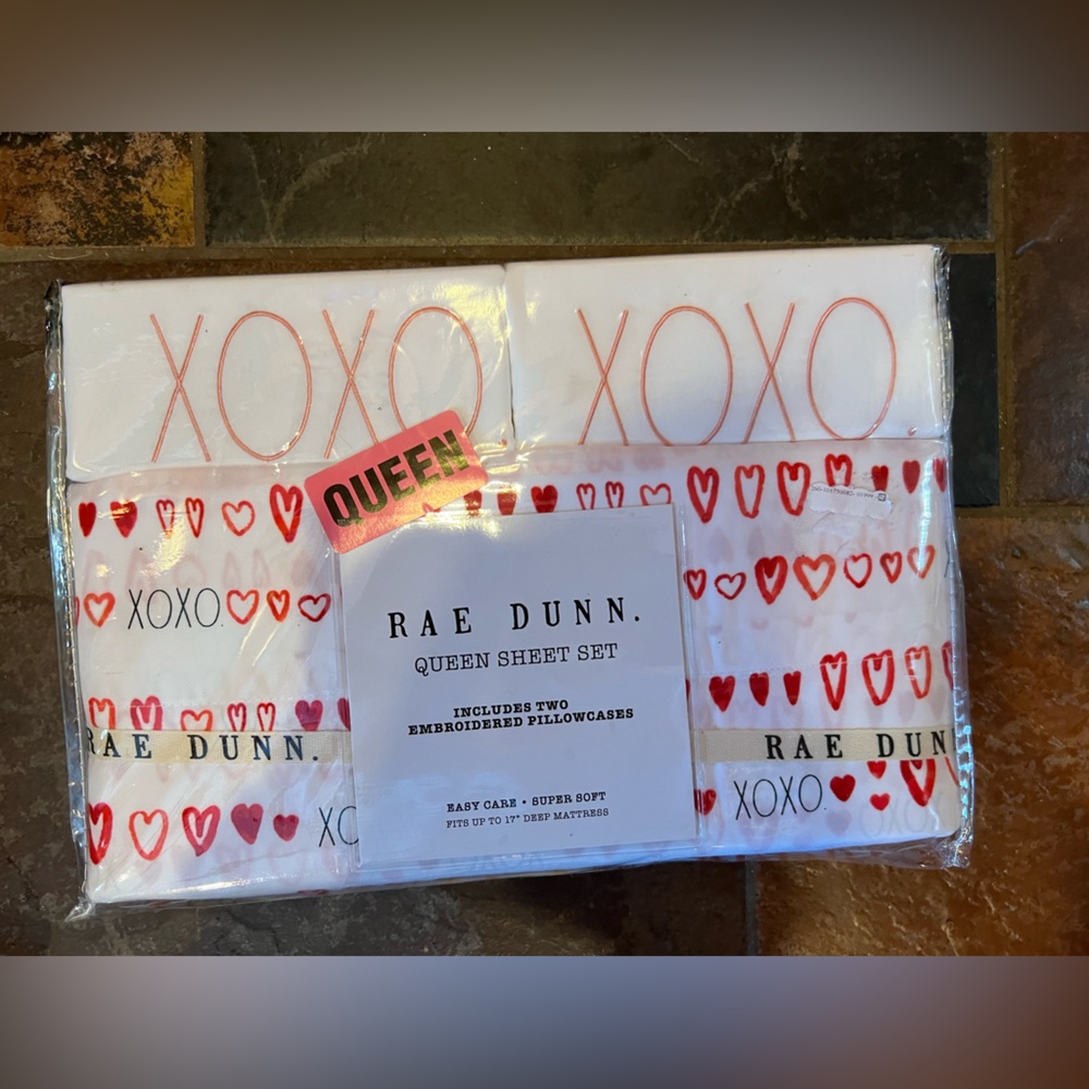 COPY - Rae Dunn Valentine’s Day bedsheets- Queen Size